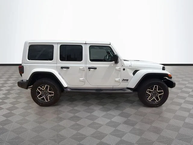 New 2026 Bright White Clear-Coat Exterior Paint Jeep Sahara image 8