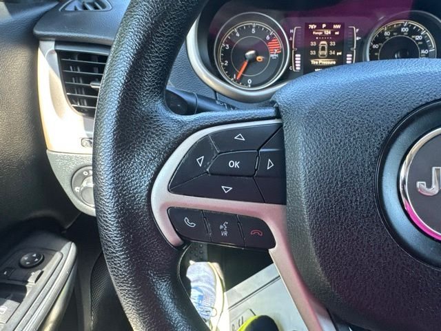Used 2016 White Jeep Sport image 22