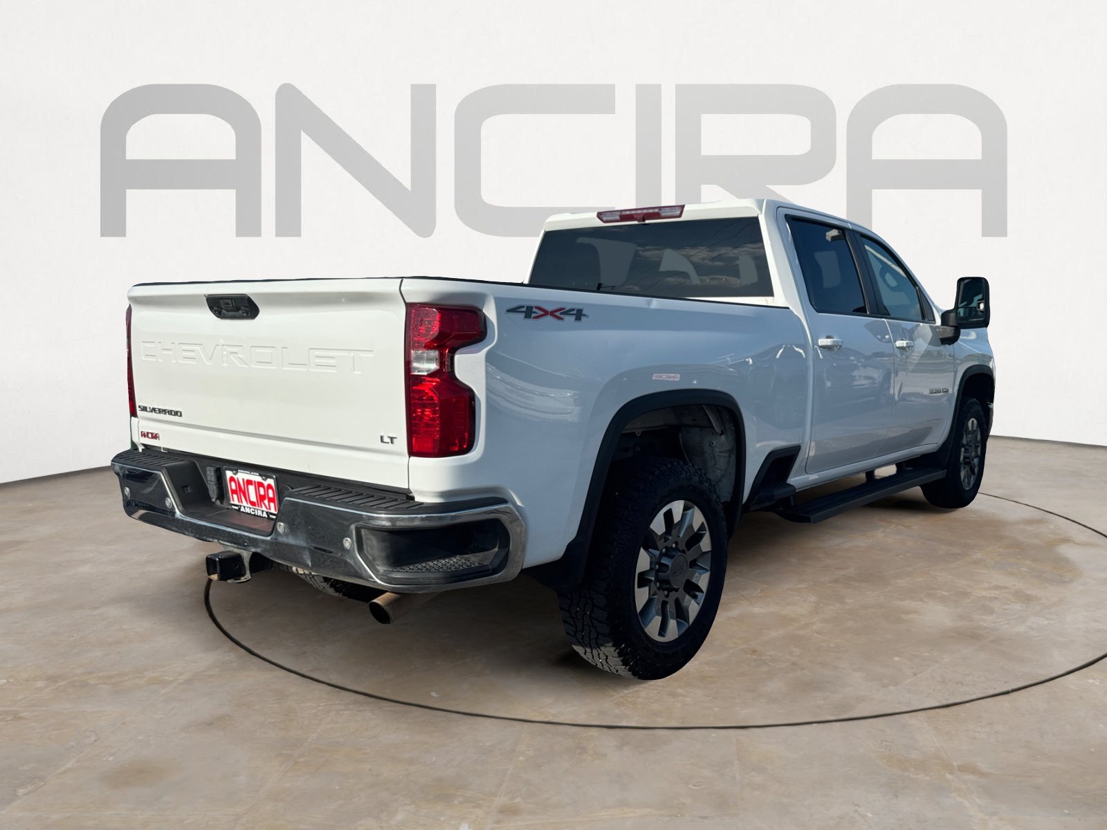 Used 2024 Summit White Chevrolet LT image 10