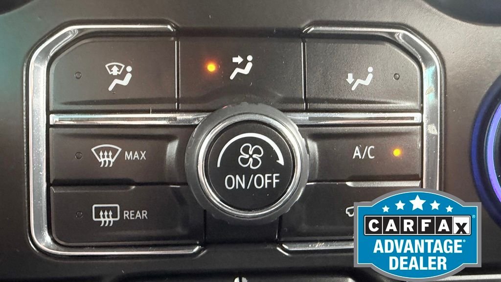 Used 2022 Black Chevrolet Z71 image 33
