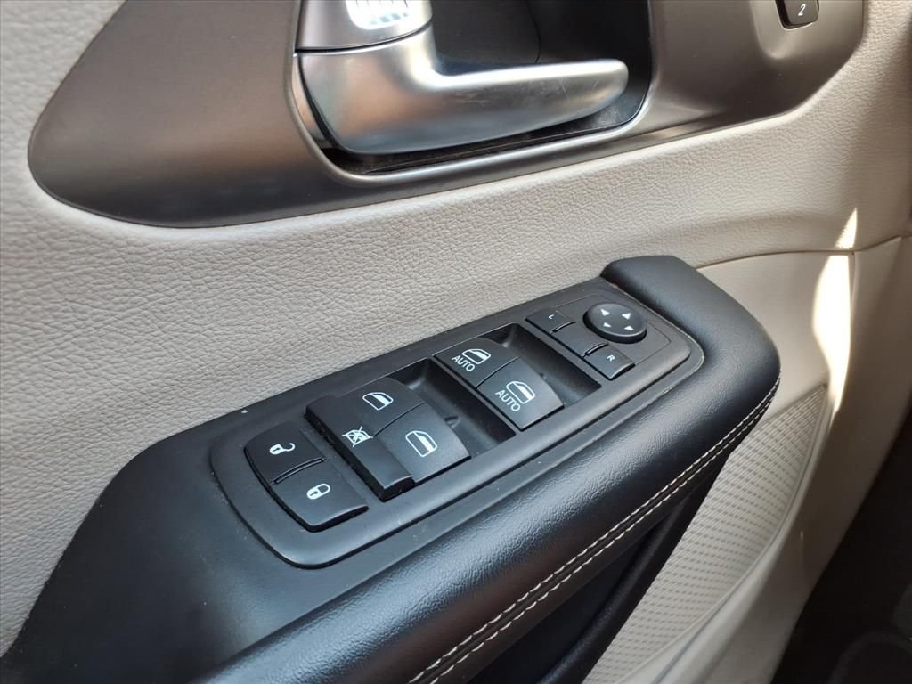 Used 2023 Gray Chrysler Touring L image 17