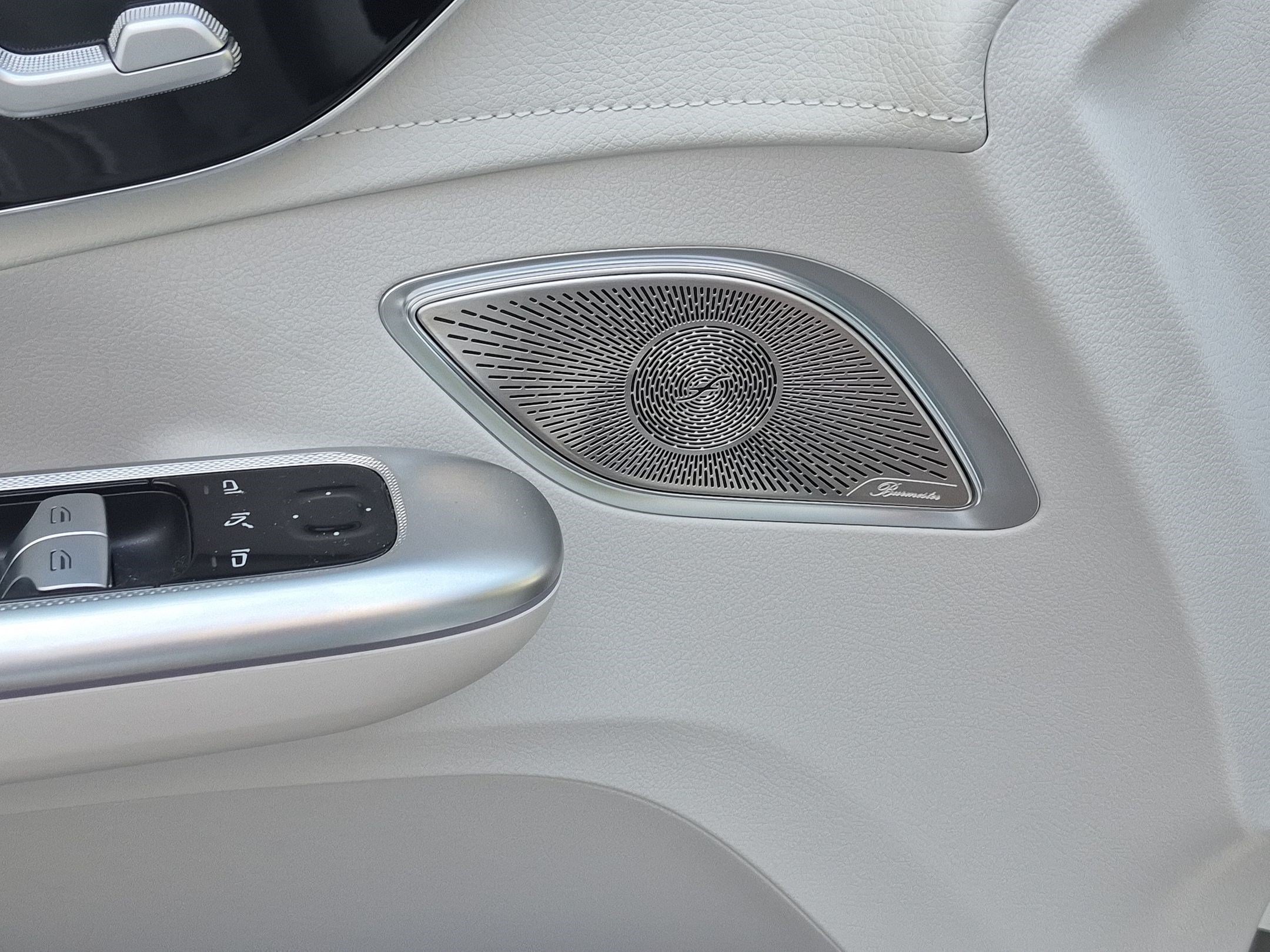 Certified Used 2023 MANUFAKTUR Diamond White Metallic Mercedes-Benz EQE 350 image 13