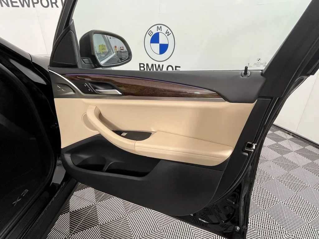 Used 2023 Black BMW xDrive30i image 24