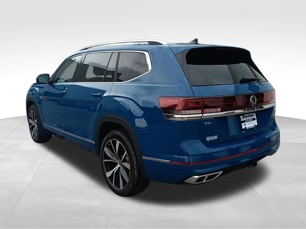 Used 2026 Mountain Lake Blue Metallic Volkswagen 2.0T SEL Premium R-Line image 5