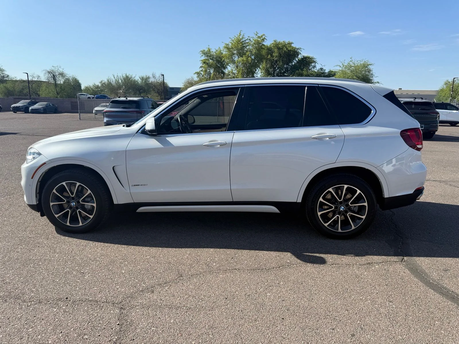 Used 2018 White Metallic BMW xDrive50i image 7