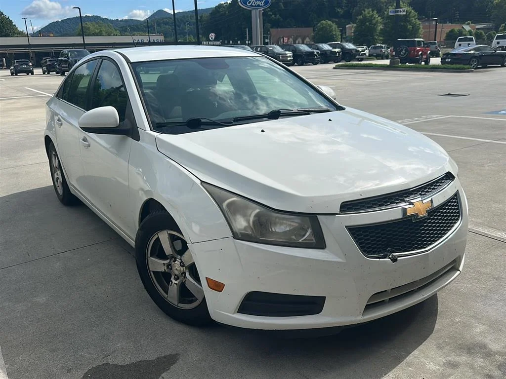 Used 2014 WHITE CHEVROLET  image 1