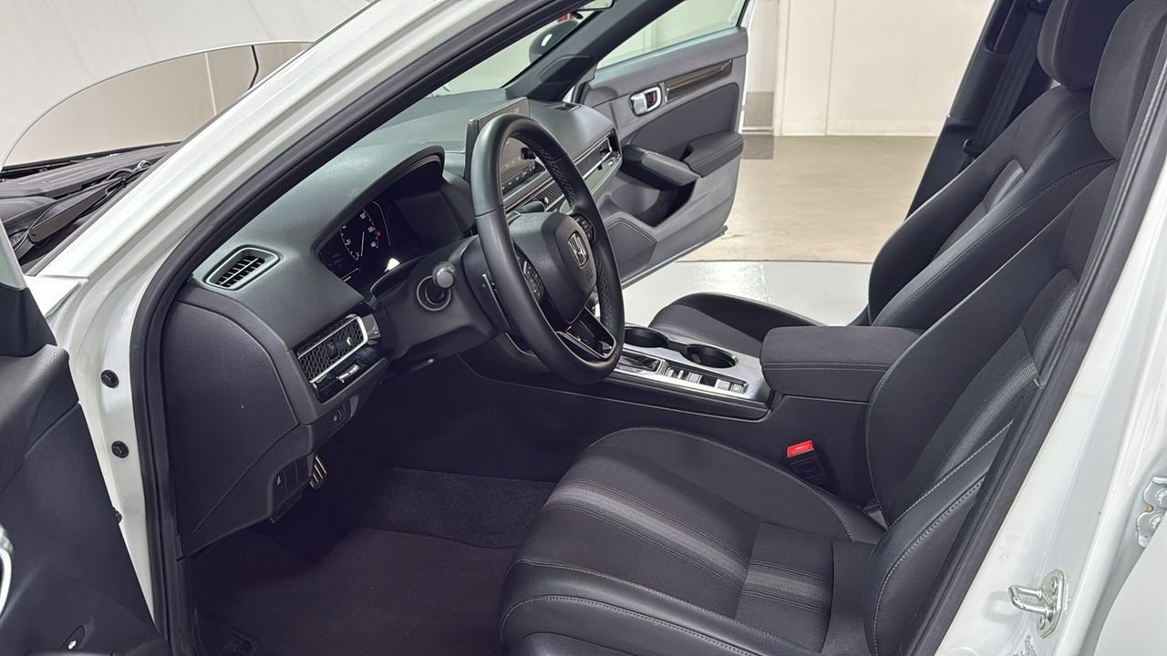 Used 2025 White Honda Sport image 12