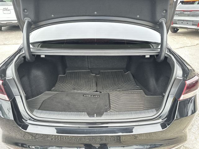 Used 2018 Black Kia LX image 20