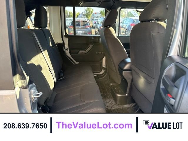 Used 2015 Silver Jeep Unlimited Sport image 15