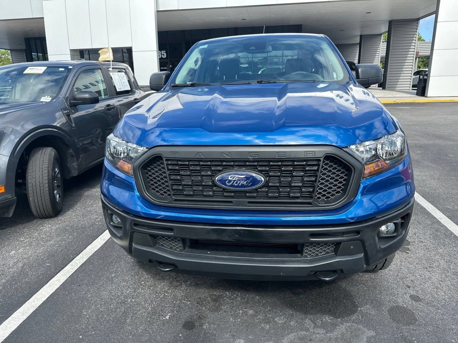 Used 2019 Lightning Blue Metallic Ford XL image 3
