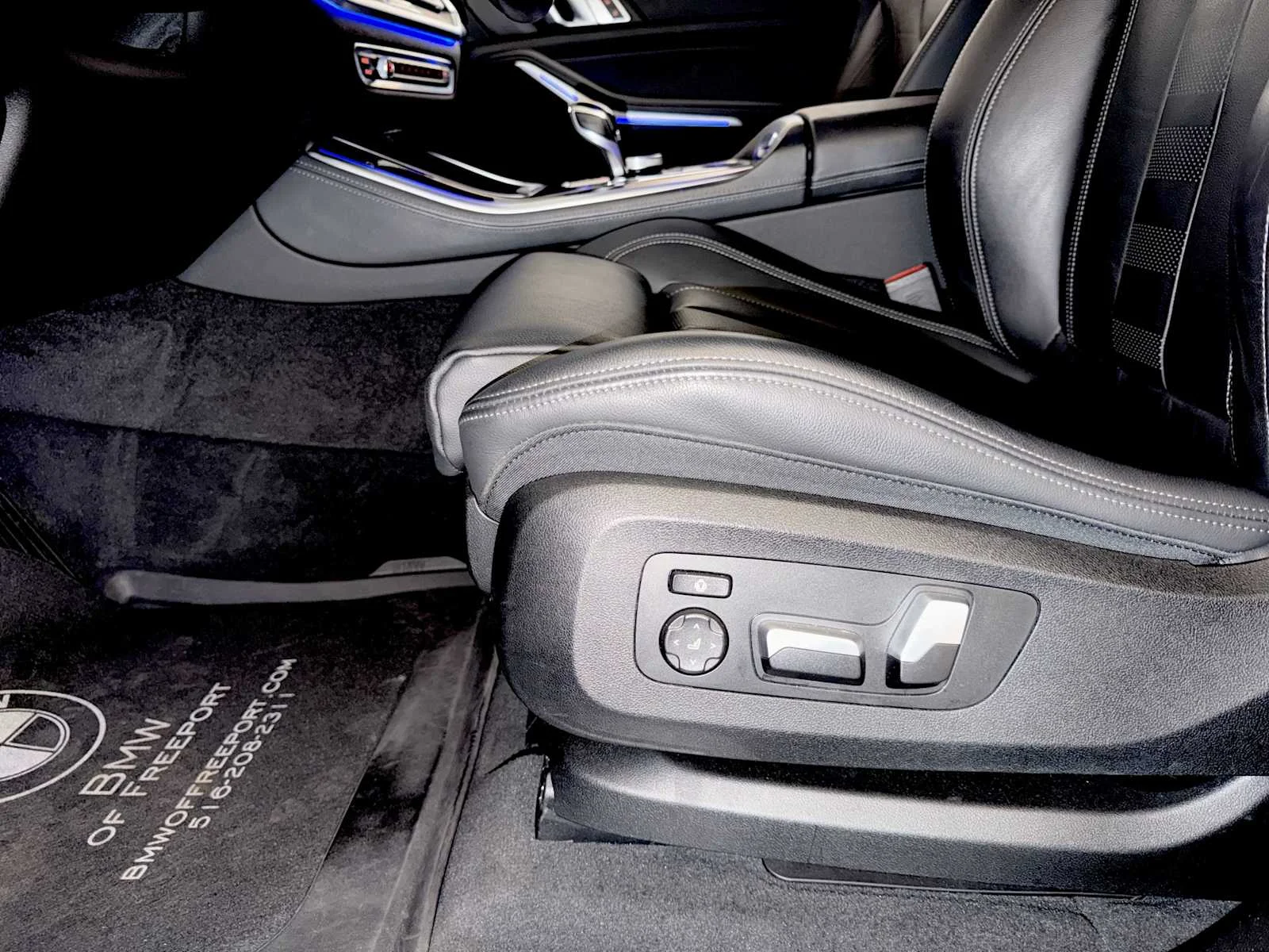 Used 2019 Arctic Grey Metallic BMW xDrive40i image 10