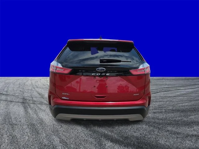 Used 2021 Red Ford SEL image 5