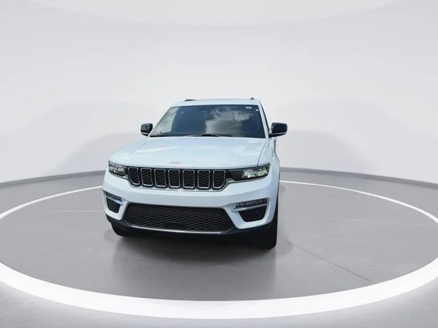 Used 2025 White Jeep Limited image 3