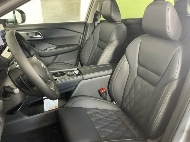 New 2026 Gray Nissan Platinum image 18