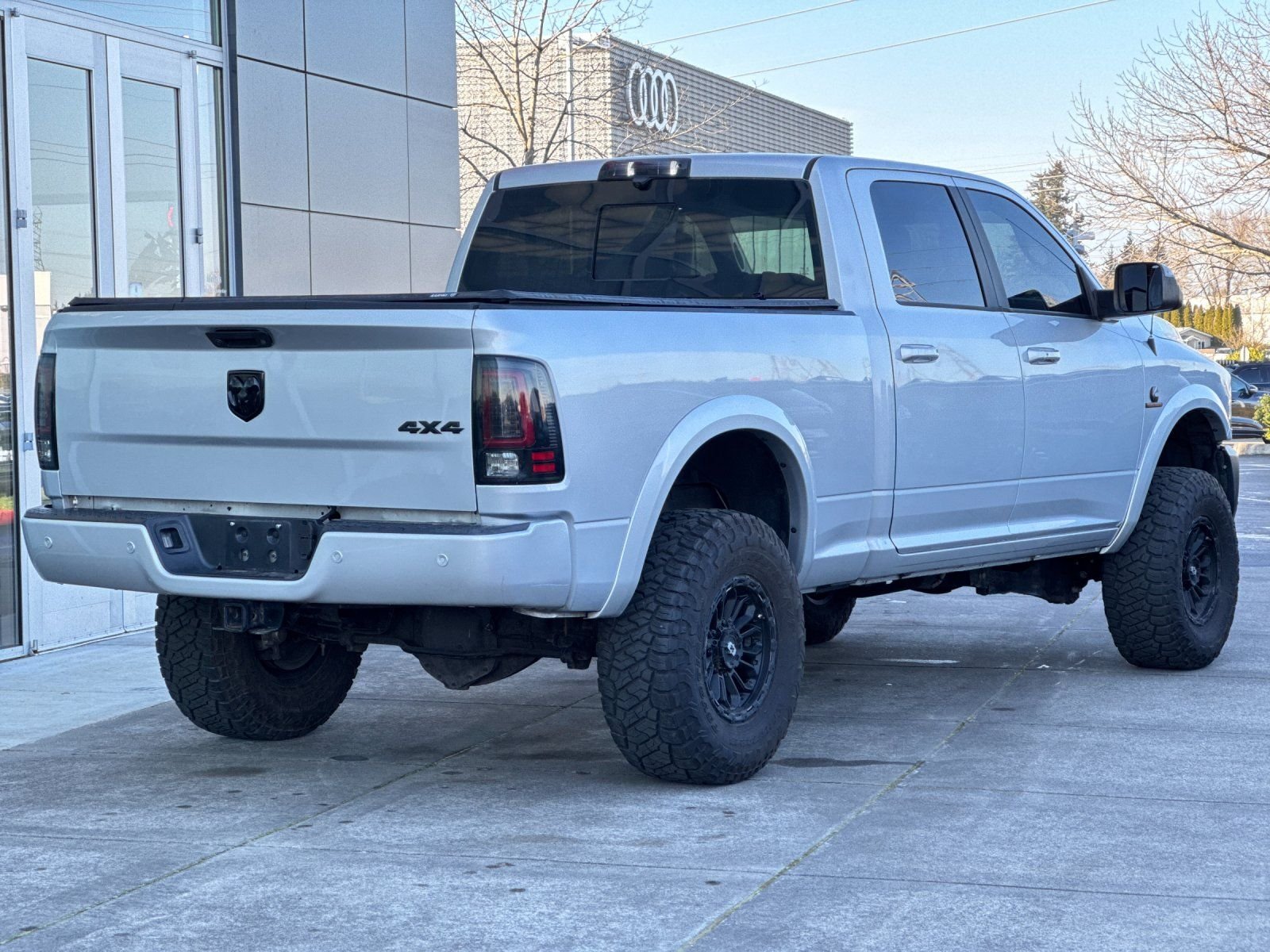 Used 2018 Bright Silver Clearcoat Metallic Ram Laramie image 3