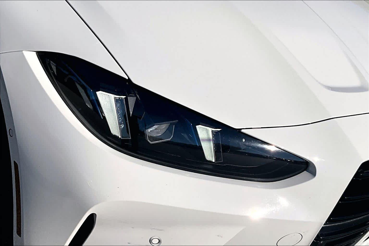 Certified Used 2025 Alpine White BMW Competition xDrive image 28
