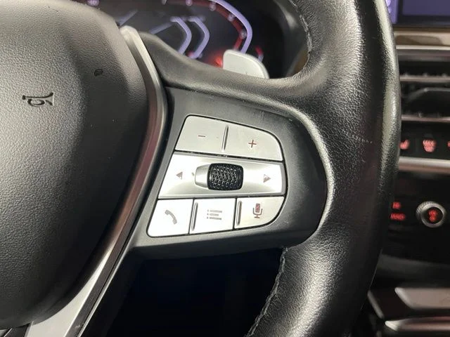 Used 2022 White BMW xDrive30i image 19