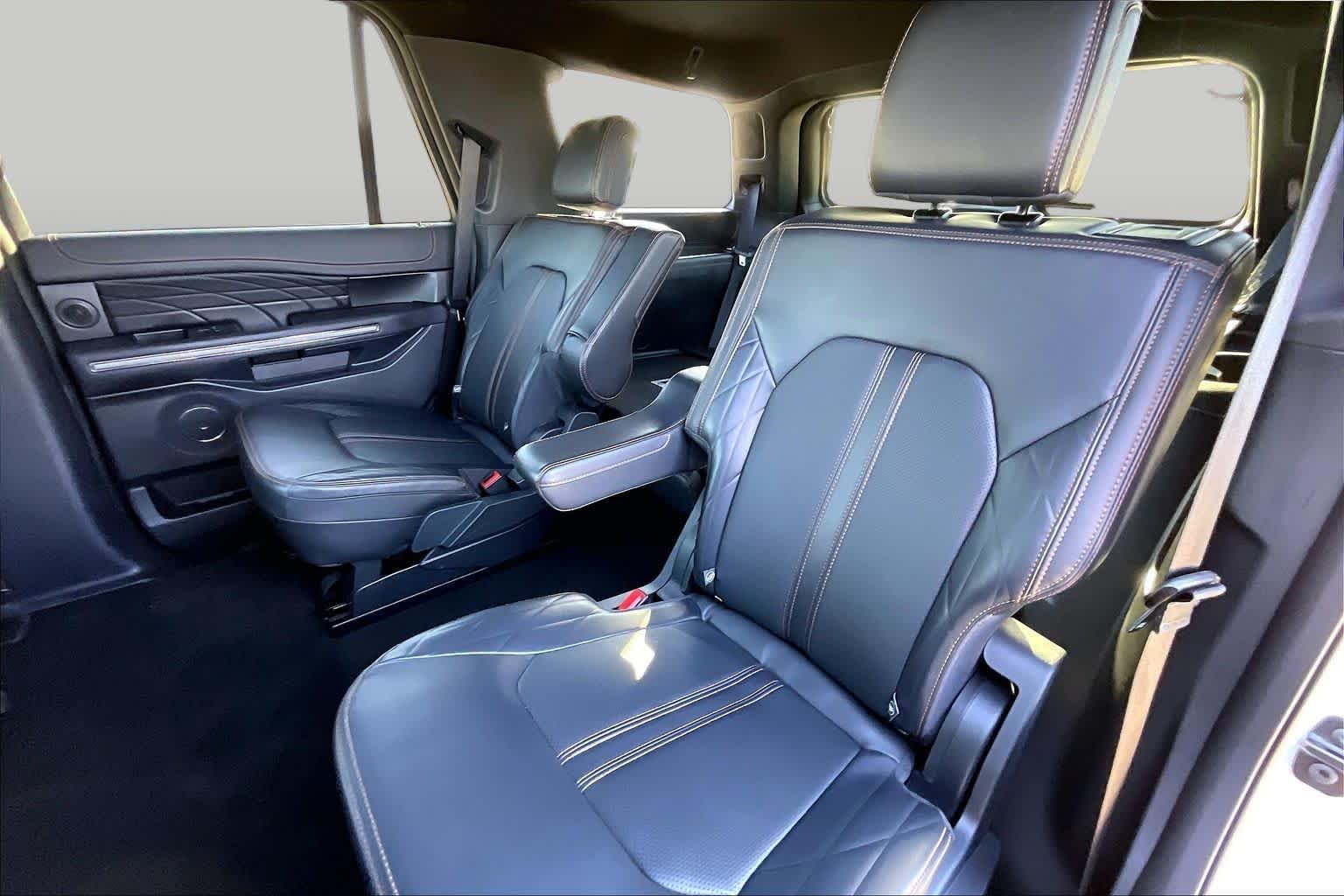 Used 2024 Star White Metallic Tri-Coat Ford Platinum image 21