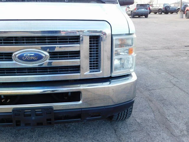 Used 2012 Oxford White Ford XLT image 9