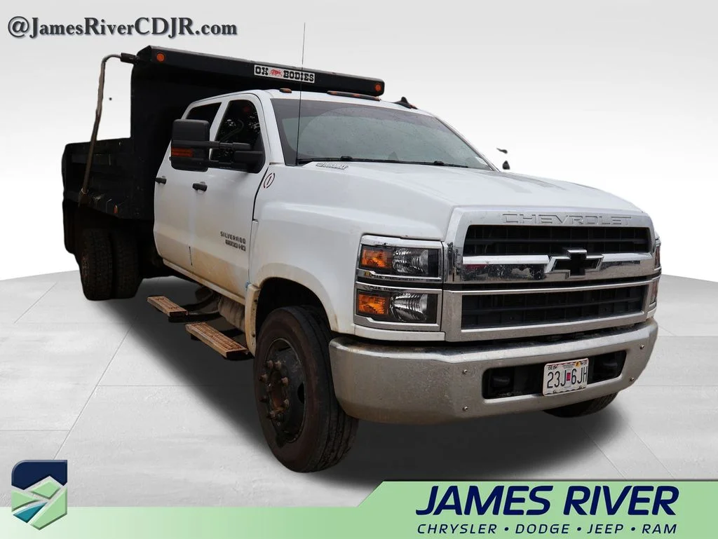 Used 2022 White Chevrolet 1WT image 14