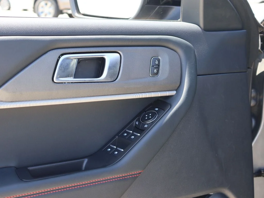 Used 2025 Gray Ford ST-Line image 24