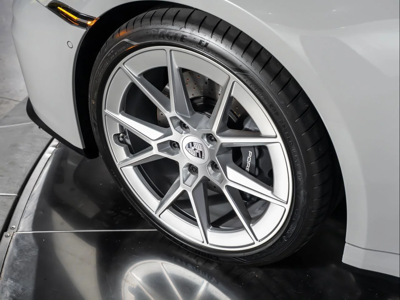Used 2026  Porsche Carrera image 15