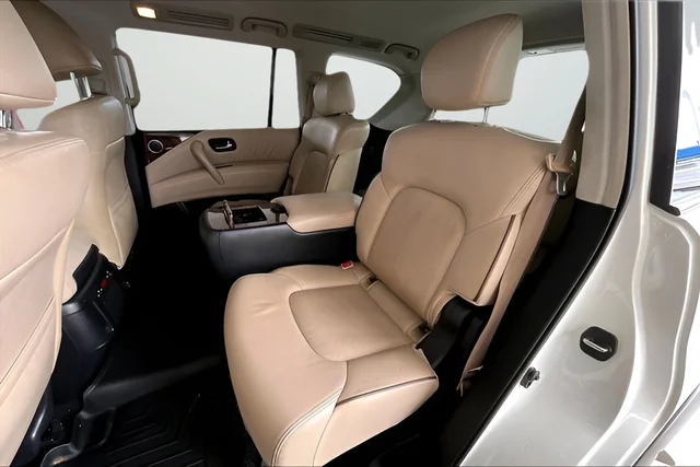 Used 2019 White Nissan SL image 19