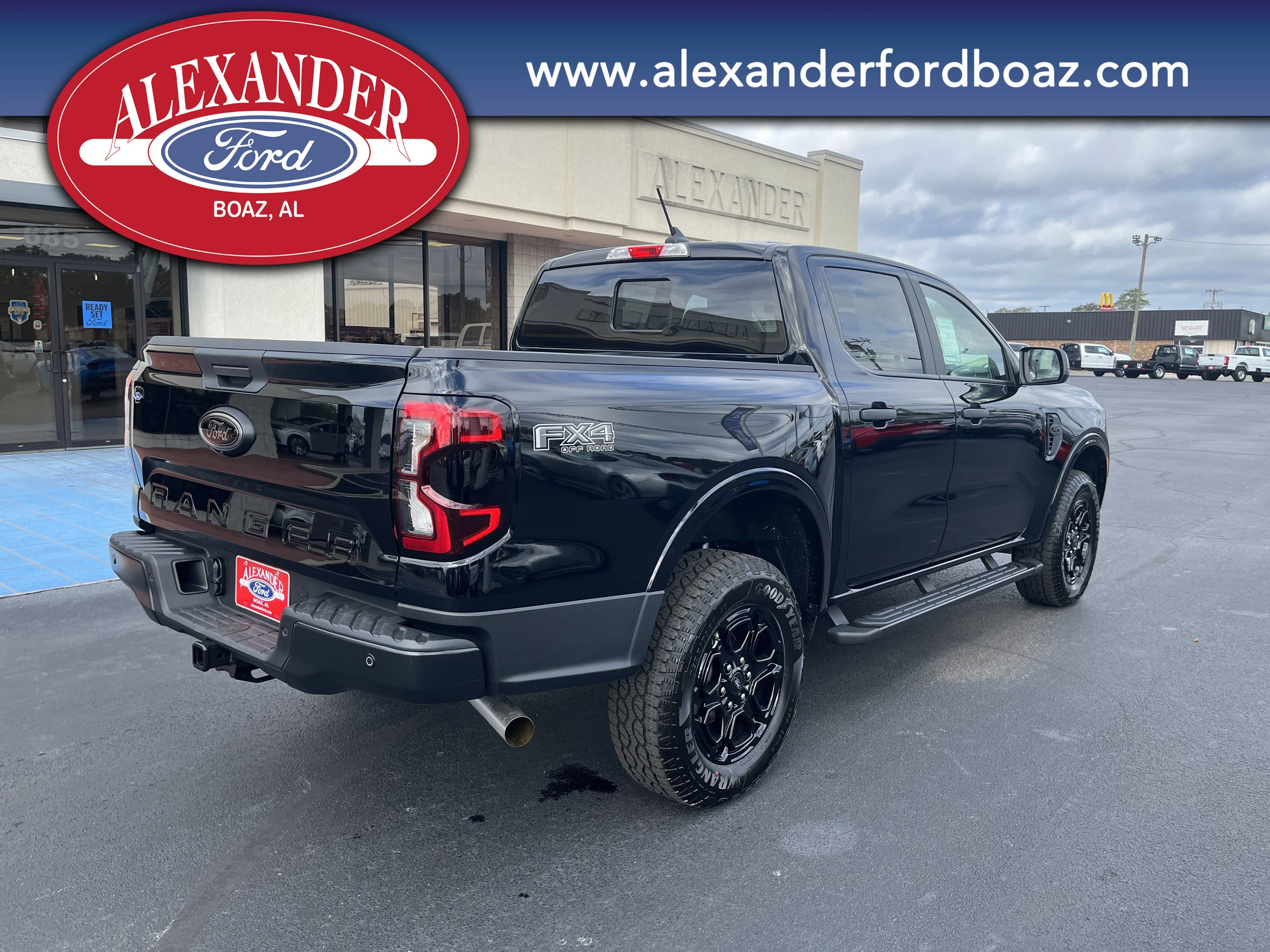 New 2025 Shadow Black Ford XLT image 4