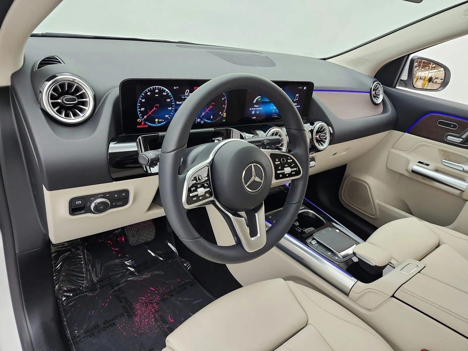 Certified Used 2023 Polar White Mercedes-Benz GLA 250 4MATIC® SUV image 9