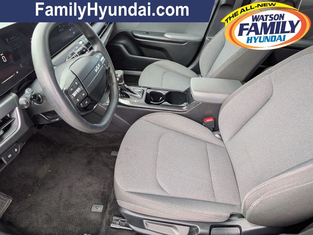 Used 2025 Gray Kia LXS image 12