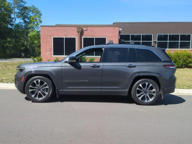 Used 2022 Gray Jeep Overland image 10