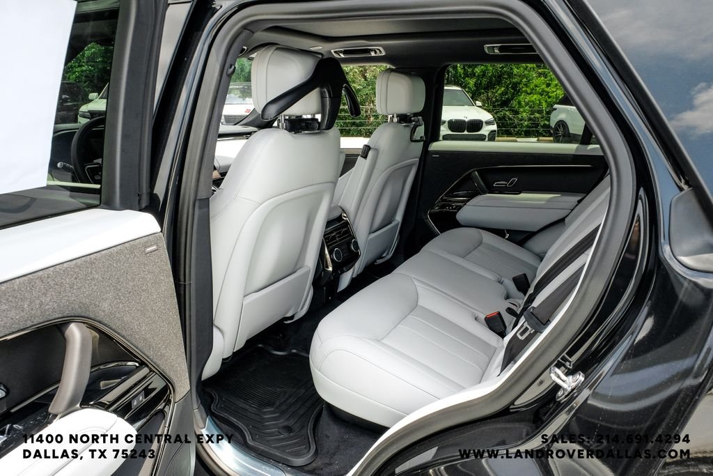 New 2026 Santorini Black Metallic Land Rover SE image 45