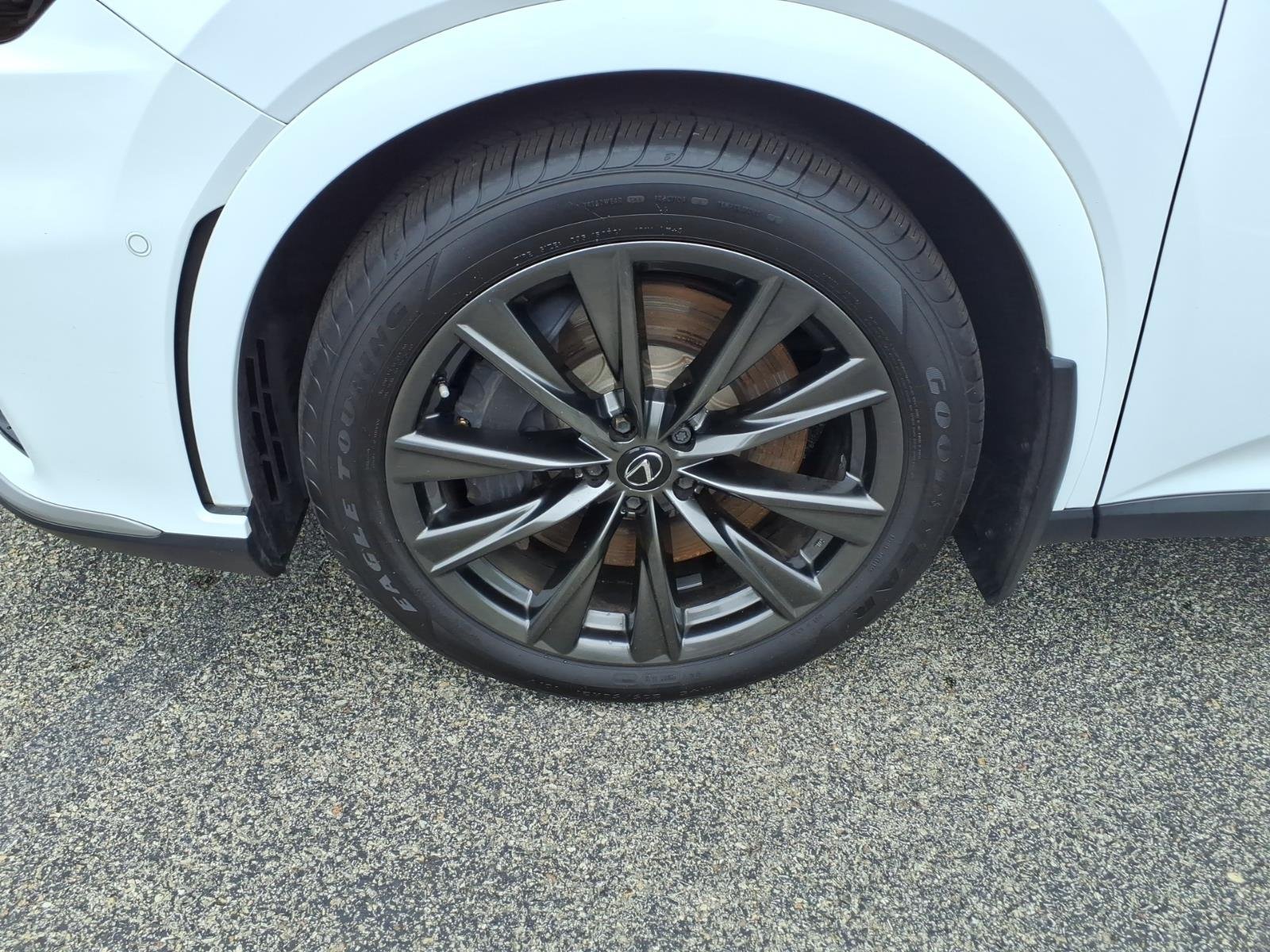Used 2024 Ultra White Lexus F SPORT Handling image 9