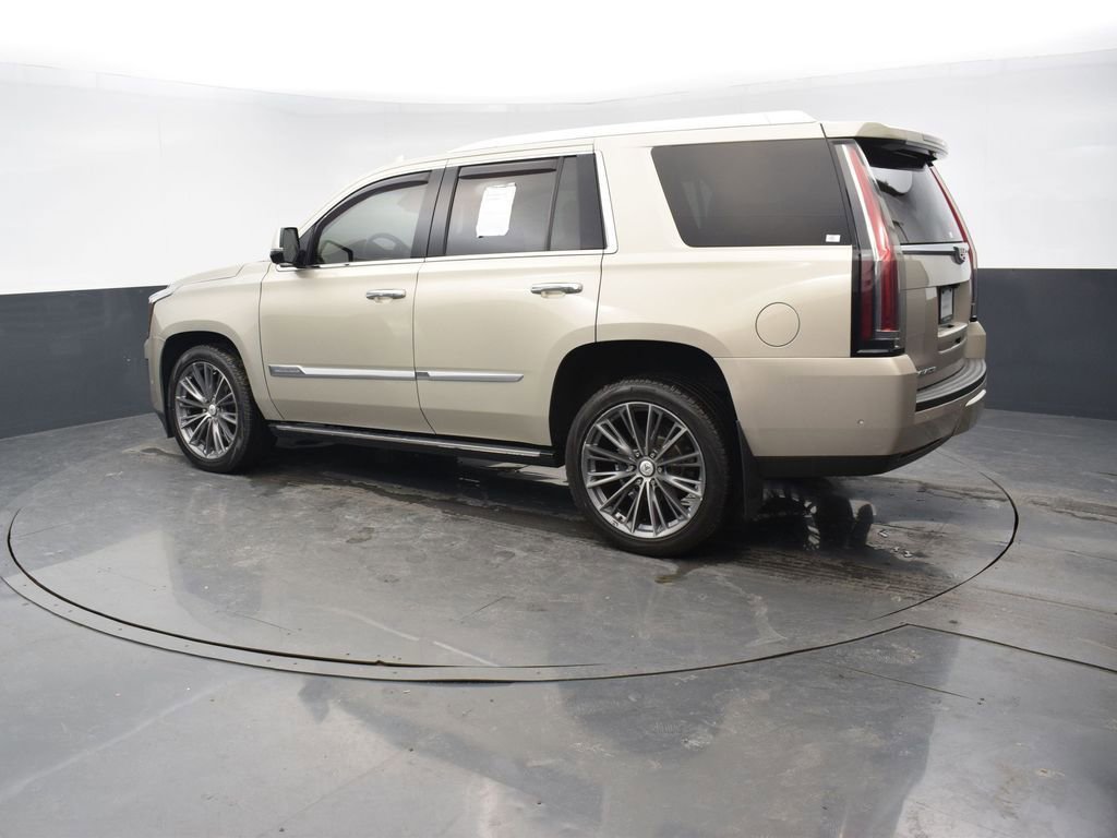 2017 CADILLAC ESCALADE - Image 2