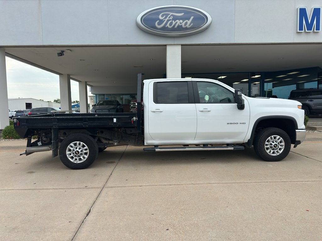 Used 2025 Summit White Chevrolet LT image 9