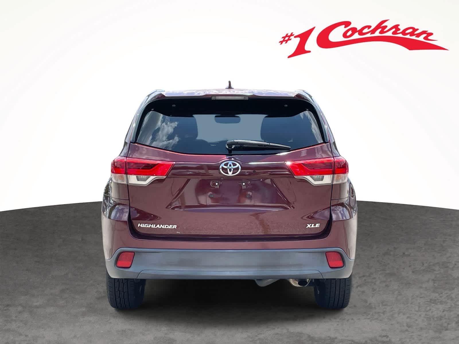 Used 2017 Ooh La La Rouge Mica Toyota XLE image 12