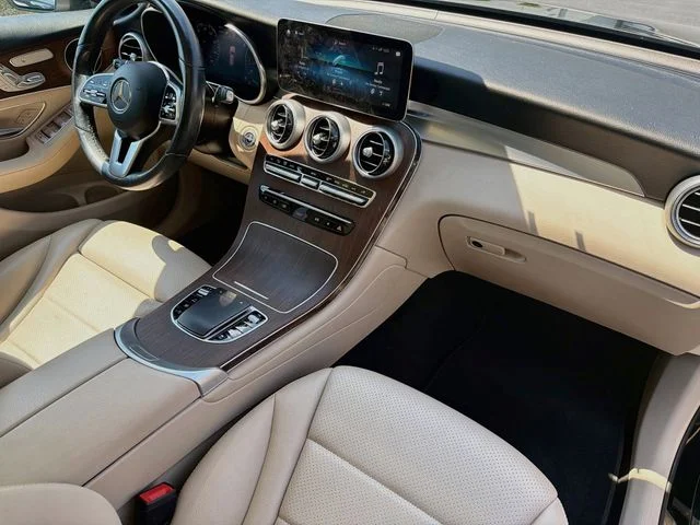 Used 2022  Mercedes-Benz GLC 300 image 27