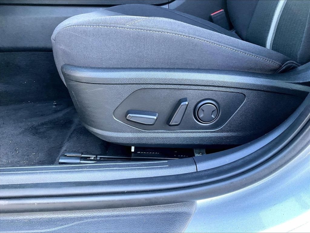 Used 2024 Silver Hyundai SEL image 27