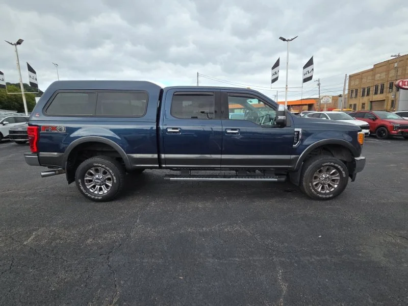 Used 2017  Ford Lariat image 8