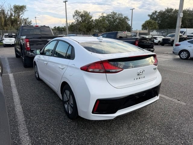 Used 2018 Ceramic White Hyundai Blue image 4