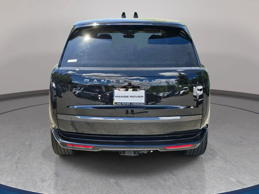 New 2026 Santorini Black LAND ROVER SE LWB 7-Seats / V8 image 6