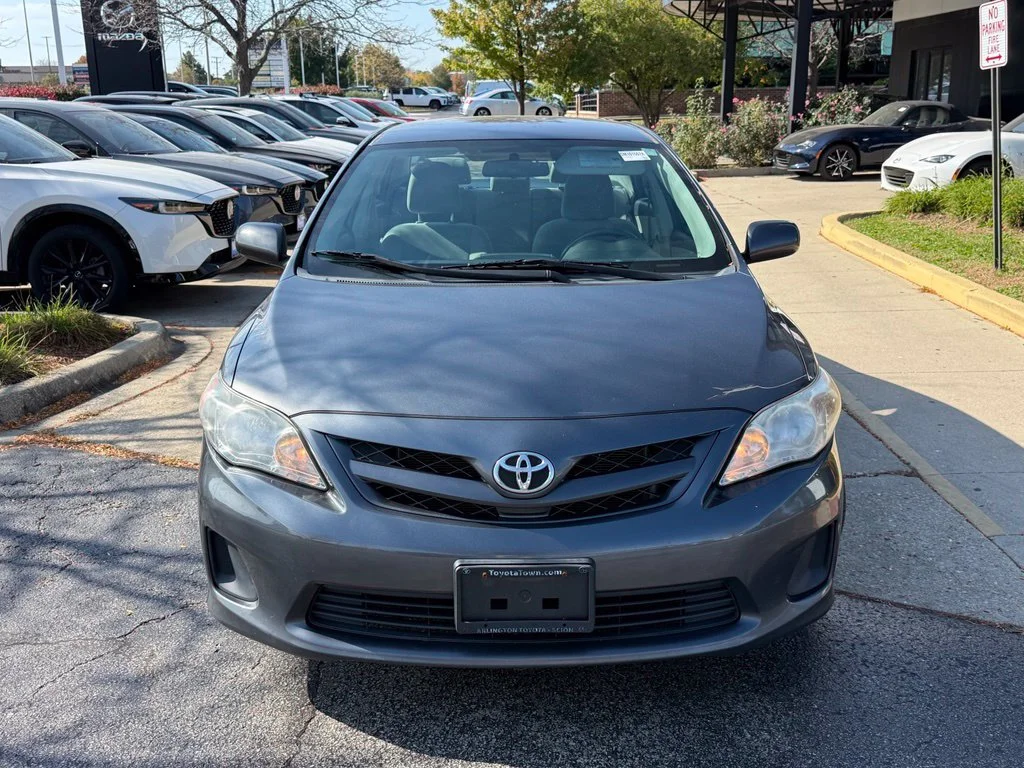 Used 2011 Toyota Corolla LE with VIN 2T1BU4EE0BC564099 for sale in Schaumburg, IL