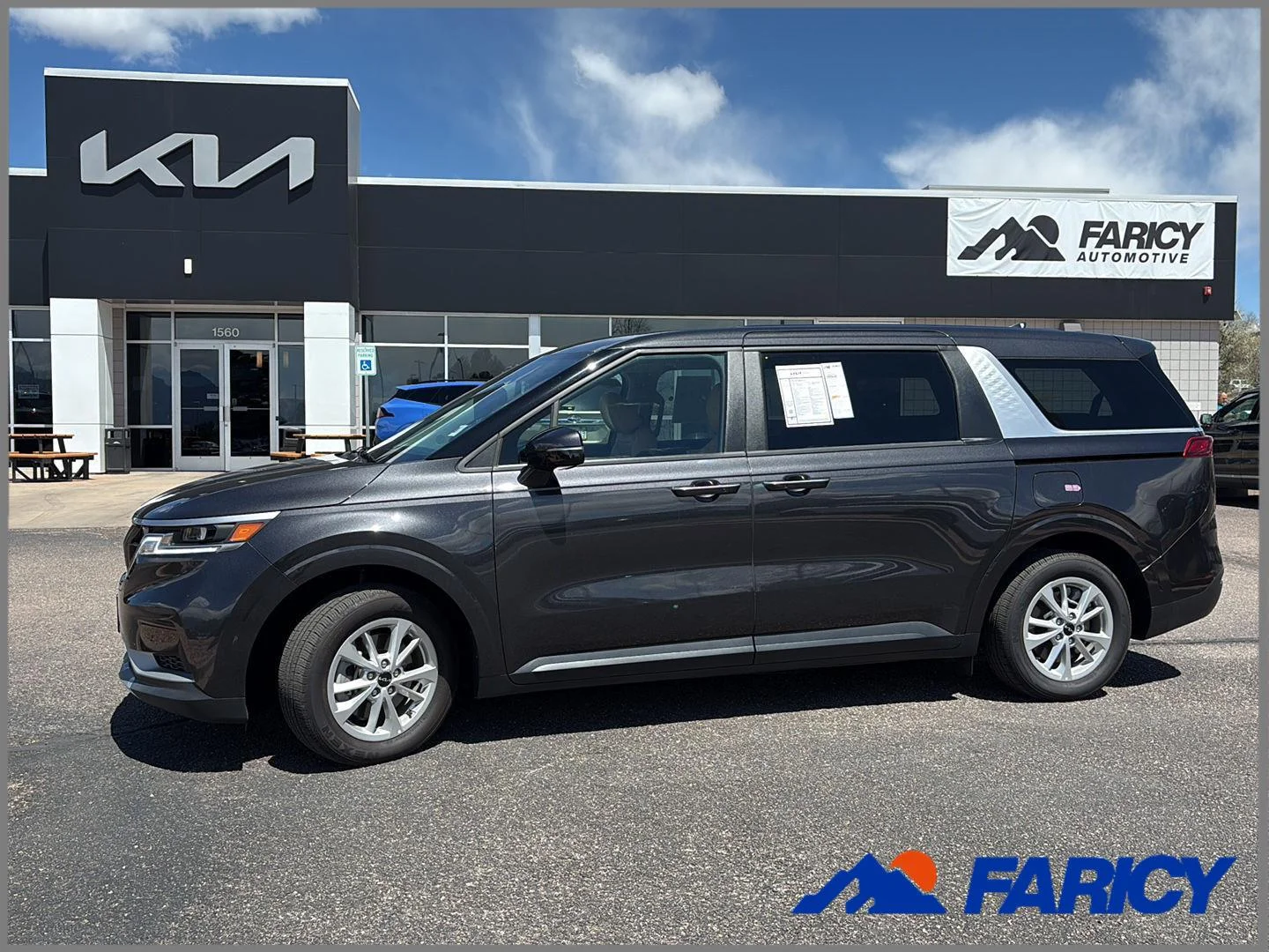 2024 Kia Sedona LX Seat Pkg's photo