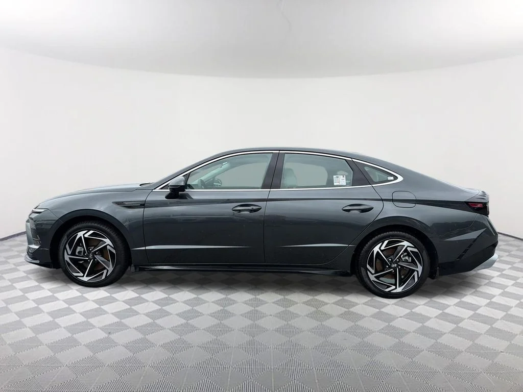 Used 2026 Gray Hyundai SEL Sport image 8