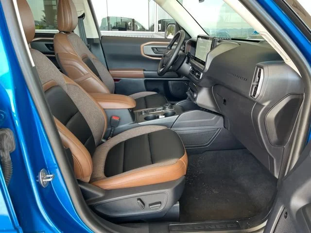 Used 2025 Blue Metallic Ford Outer Banks image 57
