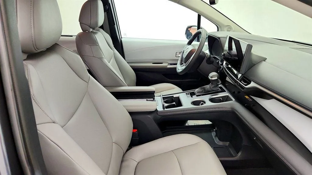 Used 2025 Magnetic Gray Metallic Toyota XLE AWD 7-Seater w/ Plus Pkg & 18