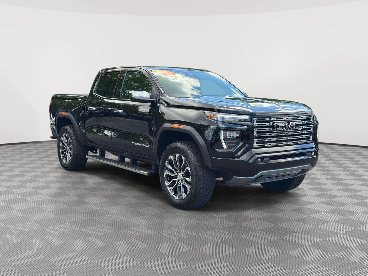 2025 GMC Canyon 4WD Denali Crew Cab Short Box's photo