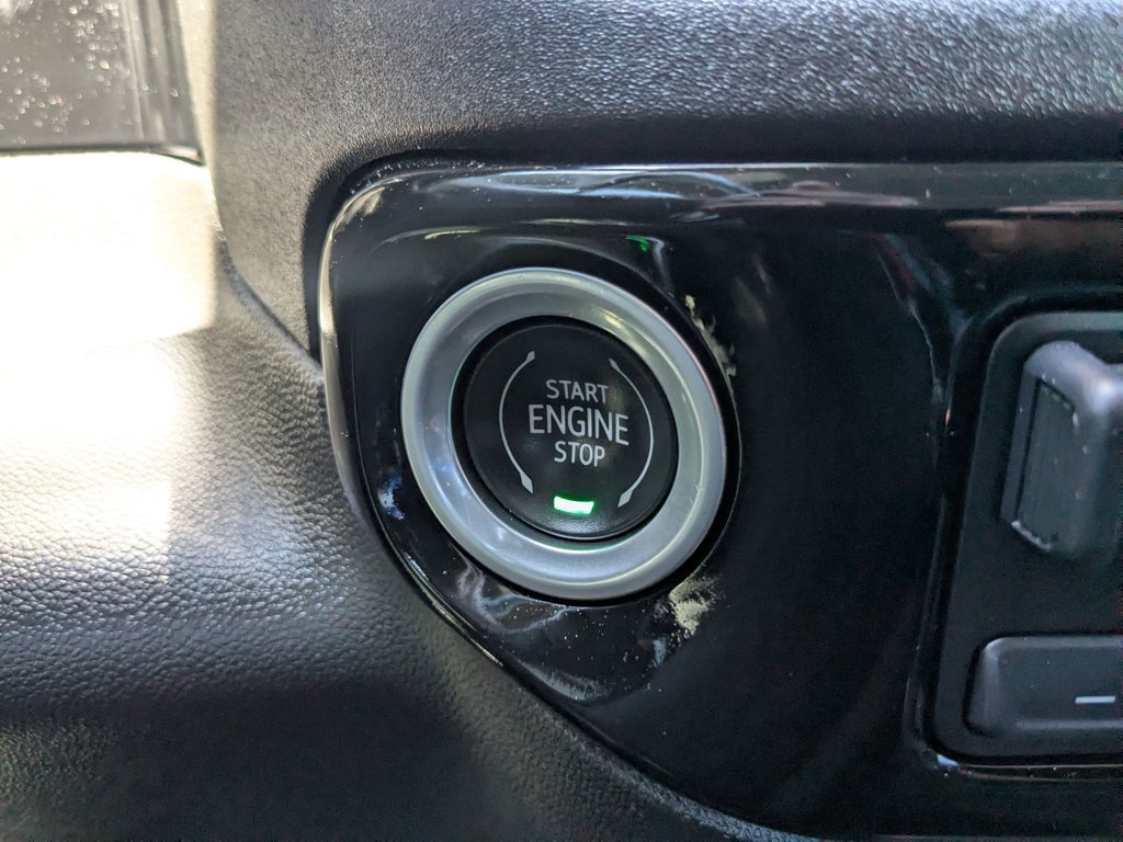 Used 2022 Summit White Chevrolet LT image 19