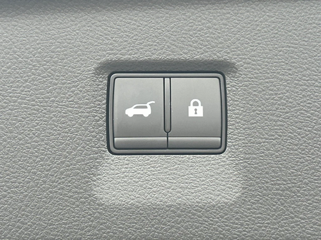 Certified Used 2027 White INFINITI LUXE image 16