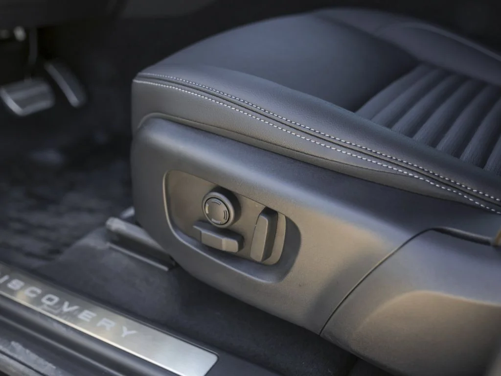 New 2025 Black Land Rover SE image 14